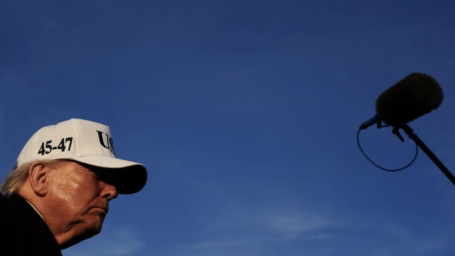 ترامب ووزير دفاعه يهاجمان الإعلام الأميركي وسط تصاعد المواجهة على تغطية الحرب